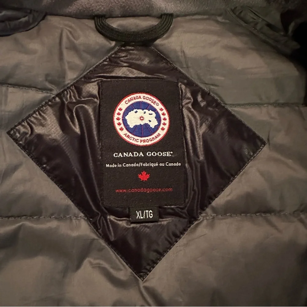 Canada Goose Men's Shiny Black Puffer Jacket - Picture 5 of 13